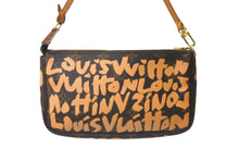 画像をギャラリービューアに読み込む, LOUIS VUITTON ルイヴィトン ハンドバッグ ポシェットアクセソワ―ル モノグラム グラフィティ M92193 ゴールド 美品 中古 58462