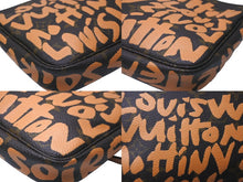 画像をギャラリービューアに読み込む, LOUIS VUITTON ルイヴィトン ハンドバッグ ポシェットアクセソワ―ル モノグラム グラフィティ M92193 ゴールド 美品 中古 58462