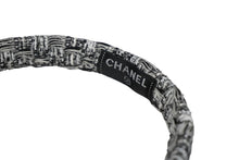 画像をギャラリービューアに読み込む, 新品同様 CHANEL シャネル イヤーマフ ココマーク ツイード ホワイト マルチカラー ファー 箱付き 中古 58467