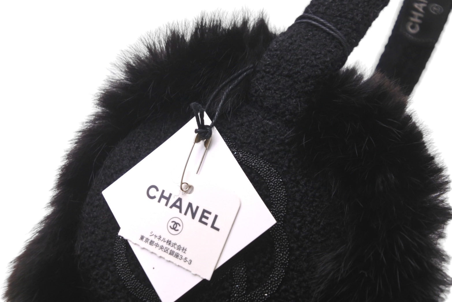 極美品 CHANEL シャネル ココマーク カメリア イヤーマフ A54573 ブラック ロゴ ファー 耳当て 小物 中古 58468 –  Casanova Vintage