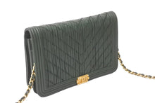 Load image into Gallery viewer, CHANEL シャネル チェーンウォレットショルダーバッグ シェブロン Vステッチ ギャザー加⼯ 25番台 カーフ カーキ 良品 中古 58493