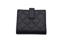 画像をギャラリービューアに読み込む, CHANEL シャネル ココマーク 二つ折り財布 21番台 キャビアスキン ブラック ワインレッド ゴールド金具 良品 中古 58502
