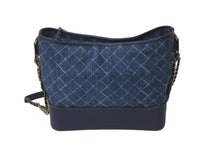 Load image into Gallery viewer, 極美品 CHANEL シャネル ショルダーバッグ ガブリエル ドゥ 25番台 デニム ココマーク シルバー ゴールド金具 美品 中古 58538