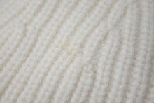 Load image into Gallery viewer, CHANEL シャネル ニットキャップ 帽子 ココマーク 刺繍 リバーシブル コットン ウール アイボリー ブラック 美品 中古 58583