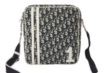 Load image into Gallery viewer, Christian Dior クリスチャンディオール ショルダーバッグ ポシェット No,1 トロッター柄 PVC エナメル ブラック 良品 中古 58635