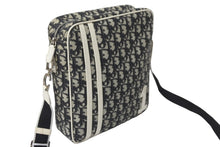 Load image into Gallery viewer, Christian Dior クリスチャンディオール ショルダーバッグ ポシェット No,1 トロッター柄 PVC エナメル ブラック 良品 中古 58635