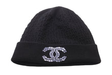 Load image into Gallery viewer, CHANEL シャネル ニットキャップ 帽子 ココマーク メタリック カシミヤ ブラック イタリア製 ユニセックス 美品 中古 58753