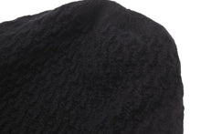 Load image into Gallery viewer, CHANEL シャネル ニットキャップ 帽子 ココマーク メタリック カシミヤ ブラック イタリア製 ユニセックス 美品 中古 58753