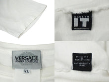 Load image into Gallery viewer, Versace Jeans Couture ヴェルサーチ ブルースウェーバージーンズ クチュール フォトＴシャツ ホワイト レッド ロゴ サイズXL 美品 中古 58762
