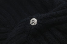 Load image into Gallery viewer, 新品未使用 CHROME HEARTS クロムハーツ CH プラス ニットキャップ ブラック クロス レザー パッチ ビーニー カシミヤ 中古 58793