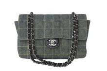 Load image into Gallery viewer, CHANEL シャネル チェーンショルダーバッグ ココマーク チョコバー 6番台 2000年 デニム インディゴ シルバー金具 美品 中古 58875