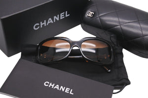 CHANEL シャネル サングラス ココマーク サイドリボン ブラウン 58□17 5170-A c.714/3B 美品 中古 58943 –  Casanova Vintage