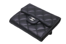 画像をギャラリービューアに読み込む, CHANEL シャネル 三つ折り財布 財布 マトラッセ ラムスキン 28番台 ココマーク シルバー金具 美品 中古 58953