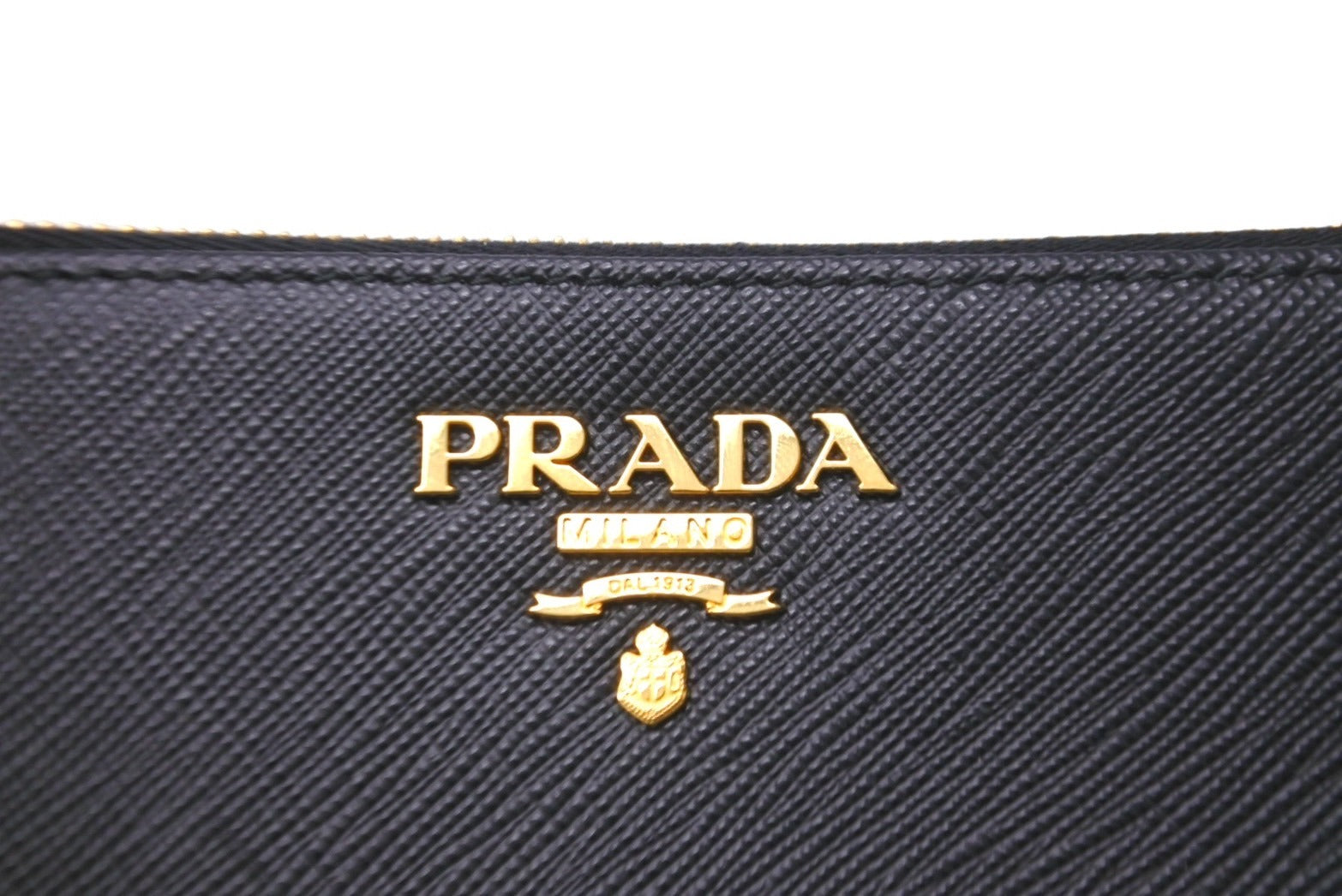 PRADA プラダ コインケース フラグメントケース メタルロゴ サフィアーノ ブラック ゴールド金具 美品 中古 59059 – Casanova  Vintage