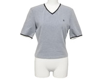 Load image into Gallery viewer, CHANEL シャネル 半袖 Tシャツ ナイロン スパンデックス グレー サイズ38 P10692V06479 H0098 Vネック ココマーク 美品 中古