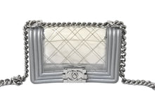 画像をギャラリービューアに読み込む, CHANEL シャネル ショルダーバッグ ボーイシャネル A92098 グレー ビニール 19番台 ビンテージシルバー金具 美品 中古 59115