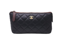 画像をギャラリービューアに読み込む, CHANEL シャネル ポーチ コスメポーチ 化粧ポーチ マトラッセ キャビアスキン 21番台 A69259 ゴールド金具 美品 中古 59138
