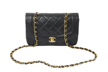 Load image into Gallery viewer, 極美品 CHANEL シャネル チェーンショルダーバッグ ダイアナマトラッセ22 3番台 ラムスキン ブラック ゴールド金具 中古 59302