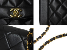 Load image into Gallery viewer, 極美品 CHANEL シャネル チェーンショルダーバッグ ダイアナマトラッセ22 3番台 ラムスキン ブラック ゴールド金具 中古 59302