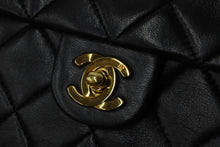 画像をギャラリービューアに読み込む, CHANEL シャネル チェーンショルダーバッグ ミニマトラッセ20 5番台 ラムスキン ブラック ゴールド 美品 中古 59304