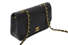 画像をギャラリービューアに読み込む, 極美品 CHANEL シャネル チェーンショルダーバッグ ダイアナマトラッセ22 3番台 ラムスキン ブラック ゴールド金具 中古 59311