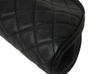画像をギャラリービューアに読み込む, CHANEL シャネル マトラッセ がま口 クラッチバッグ ポーチ 10番台 ブラック ラムスキン シルバー金具 美品 中古 59317