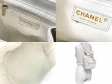画像をギャラリービューアに読み込む, 極美品 CHANEL シャネル リュック バックパック マトラッセ キャビアスキン AS3290 ホワイト ランダム番号 ゴールド金具 中古 59460