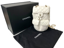 画像をギャラリービューアに読み込む, 極美品 CHANEL シャネル リュック バックパック マトラッセ キャビアスキン AS3290 ホワイト ランダム番号 ゴールド金具 中古 59460