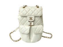 画像をギャラリービューアに読み込む, 極美品 CHANEL シャネル リュック バックパック マトラッセ キャビアスキン AS3290 ホワイト ランダム番号 ゴールド金具 中古 59460
