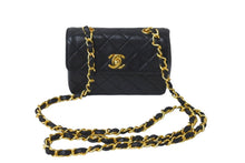 画像をギャラリービューアに読み込む, CHANEL シャネル チェーンショルダーバッグ ミニミニマトラッセ 14cm 1番台 ラムスキン ブラック ゴールド金具 美品 中古 59600