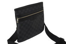 Load image into Gallery viewer, 極美品 LOUIS VUITTON ルイヴィトン ショルダーバッグ ダミエ グラフィット トマス N58028 ブラック PVC 中古 59617