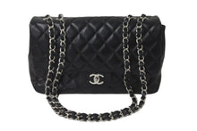 Load image into Gallery viewer, CHANEL シャネル ショルダーバッグ チェーン マトラッセ 30 12番台 ココマーク ブラック ラムスキン シルバー金具 美品 中古 59628