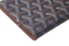 Load image into Gallery viewer, GOYARD ゴヤール パスポートケース ヘリンボーン柄 ブラック ブラウン PVCコーティング 良品 中古 59643
