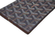 Load image into Gallery viewer, GOYARD ゴヤール パスポートケース ヘリンボーン柄 ブラック ブラウン PVCコーティング 良品 中古 59643