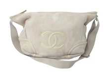 Load image into Gallery viewer, CHANEL シャネル ショルダーバッグ クロスボディバッグ ココマーク 10番台 2006年 ムートン ベージュ ゴールド金具 美品 中古 59673