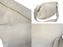 Load image into Gallery viewer, CHANEL シャネル ショルダーバッグ クロスボディバッグ ココマーク 10番台 2006年 ムートン ベージュ ゴールド金具 美品 中古 59673