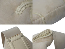 Load image into Gallery viewer, CHANEL シャネル ショルダーバッグ クロスボディバッグ ココマーク 10番台 2006年 ムートン ベージュ ゴールド金具 美品 中古 59673