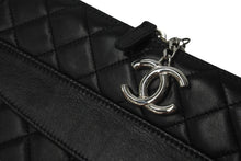 画像をギャラリービューアに読み込む, CHANEL シャネル タブレットケース ココマーク マトラッセ 14番台 2010年 ラムスキン ブラック シルバー金具 美品 中古 59689