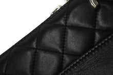 画像をギャラリービューアに読み込む, CHANEL シャネル タブレットケース ココマーク マトラッセ 14番台 2010年 ラムスキン ブラック シルバー金具 美品 中古 59689