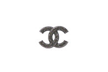 Load image into Gallery viewer, 極美品 CHANEL シャネル ピアス アクセサリー 片耳 ココマーク ラインストーン シルバー C21A刻印 イタリア製 3g 中古 59698