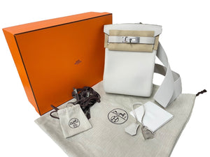 新品未使用 エルメス HERMES アッカドPM B刻印 ワンショルダーバッグ グリスパール 新型 シルバー金具 中古 59738