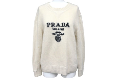 美品★24年★プラダ クルーネック セーター クロップド丈 ロゴ ブラック 38 美品☆24年☆プラダ クルーネック セーター クロップド丈 ロゴ