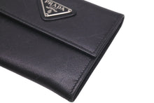 Load image into Gallery viewer, PRADA プラダ 二つ折りコインケース トライアングルロゴ サフィアーノレザー ブラック シルバー金具 良好 中古 59869