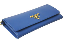 Load image into Gallery viewer, 極美品 PRADA プラダ 長財布 チェーンショルダーストラップ付き サフィアーノルクス ブルエッテ 1BP290 ダークブルー 中古 59892