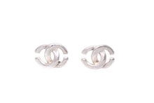 Load image into Gallery viewer, CHANEL シャネル ピアス ココマーク メタル シルバー 01A刻 シルバー金具 良品 中古 59922