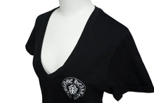 画像をギャラリービューアに読み込む, 極美品 CHROME HEARTS クロムハーツ アメリカン フラッグ Vネック 半袖Ｔシャツ ブラック 星条旗 プリント ロゴ サイズS 中古 59936