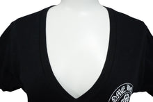 画像をギャラリービューアに読み込む, 極美品 CHROME HEARTS クロムハーツ アメリカン フラッグ Vネック 半袖Ｔシャツ ブラック 星条旗 プリント ロゴ サイズS 中古 59936
