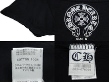 画像をギャラリービューアに読み込む, 極美品 CHROME HEARTS クロムハーツ アメリカン フラッグ Vネック 半袖Ｔシャツ ブラック 星条旗 プリント ロゴ サイズS 中古 59936