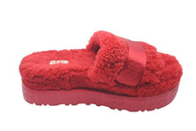 画像をギャラリービューアに読み込む, UGG FLUFFITA アグ フラッフィータ サンダル ミュール レッド ウール カーリーシープスキン S/N 1113475 美品 中古 59971