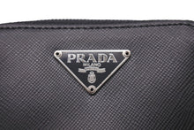 Load image into Gallery viewer, 極美品 PRADA プラダ M682A トライアングルロゴ ６連 キーケース サフィアーノレザー ブラック シルバー金具 中古 60081